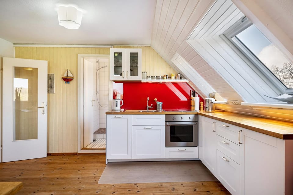 Property building, Kitchen or kitchenette, Living room