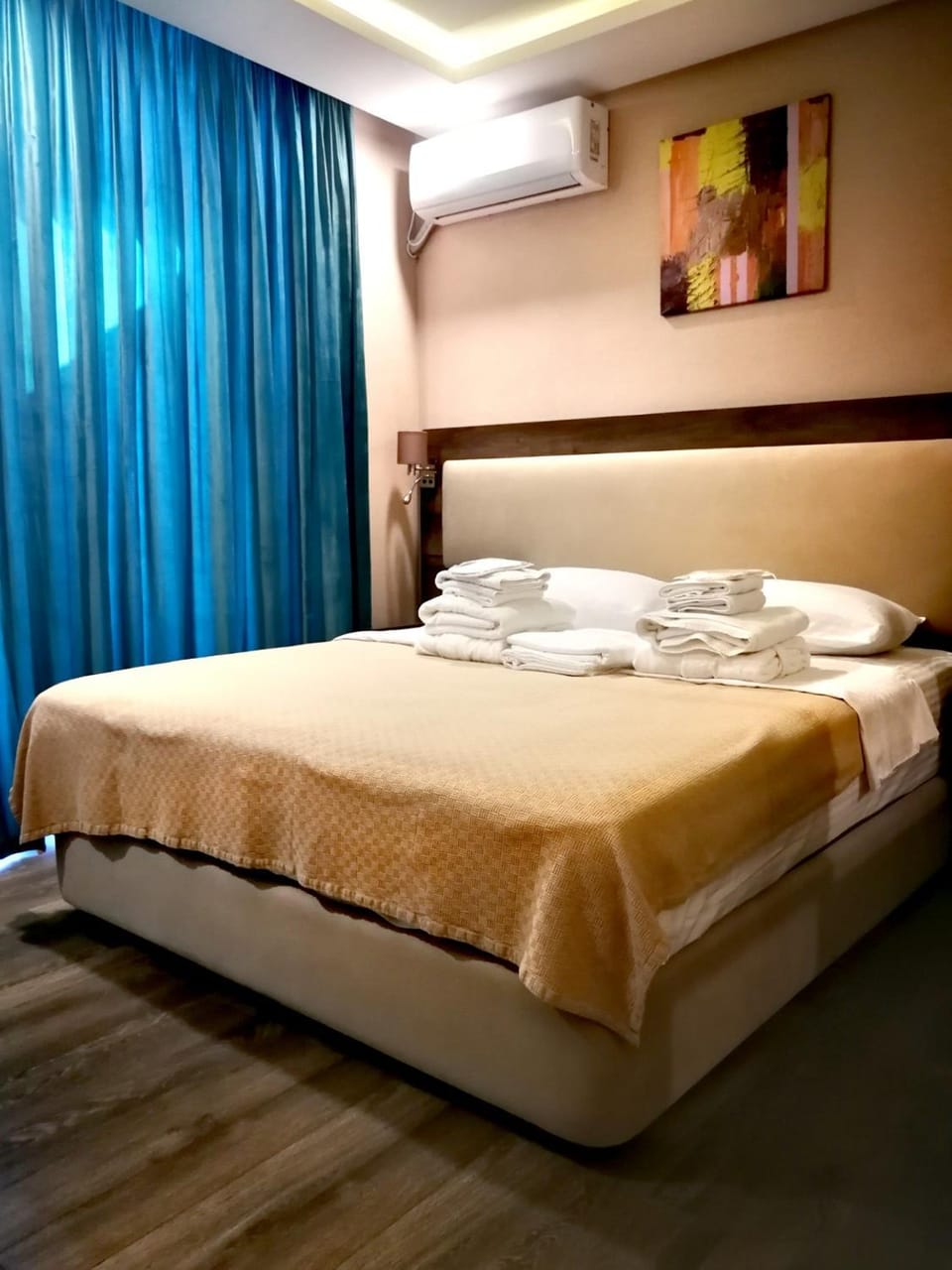 Bed, Bedroom, air conditioner
