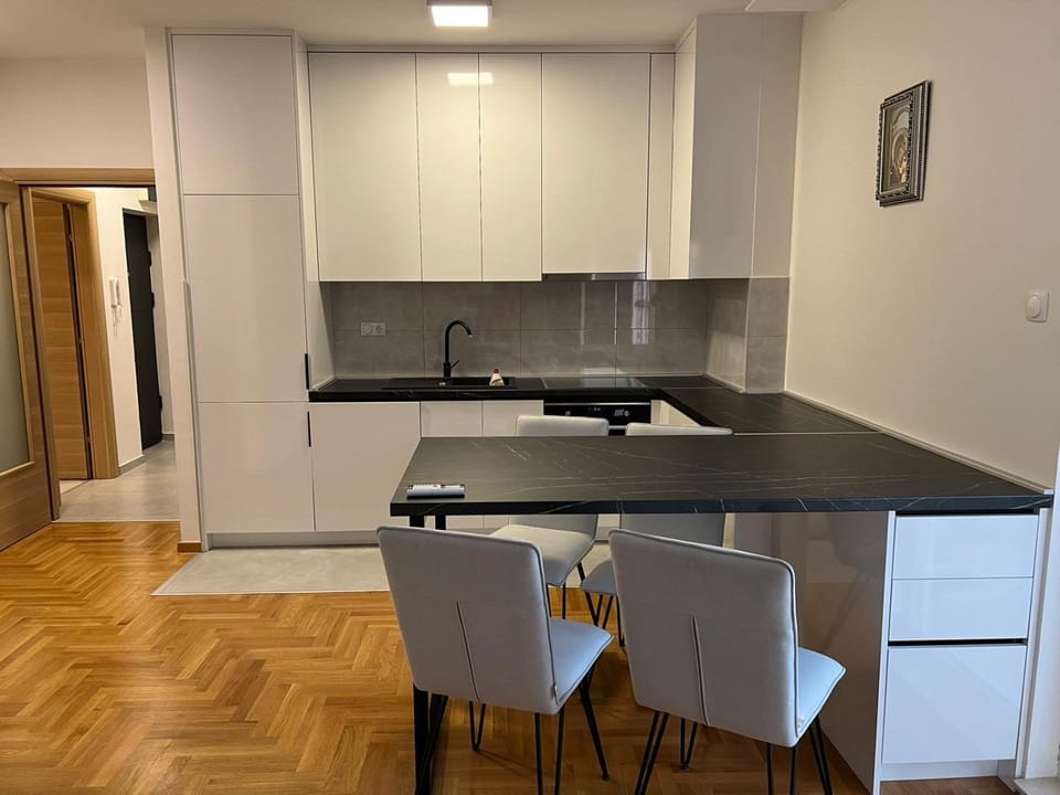 Kitchen or kitchenette, Dining area, pet friendly, stove