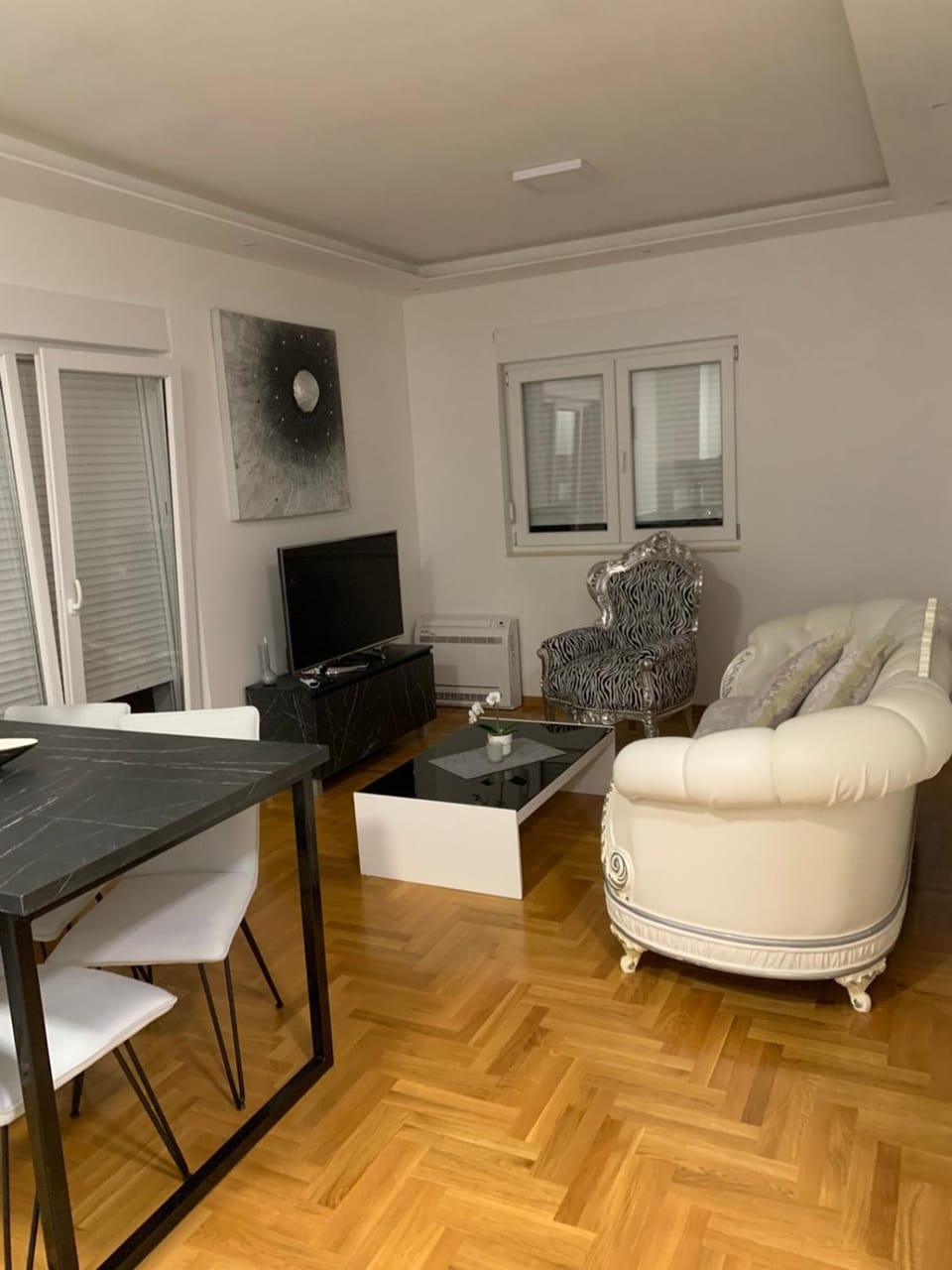 Living room, Dining area