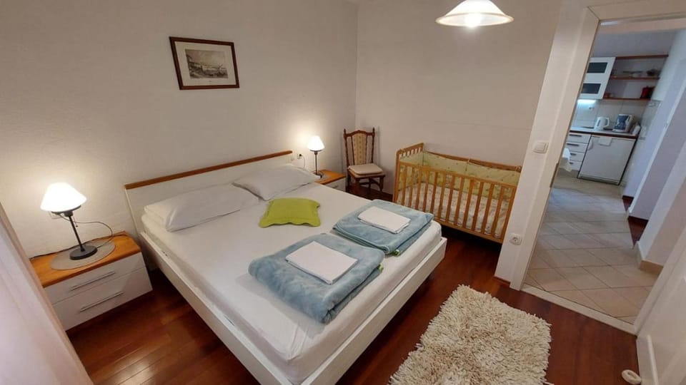 Apartment in Bol with sea view, terrace, air conditioning,WiFi 3634-2 Apartment in Bol