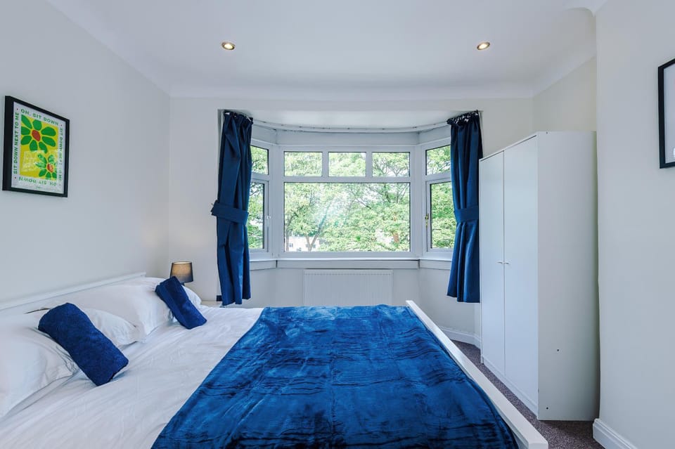 Bed, Bedroom, wardrobe