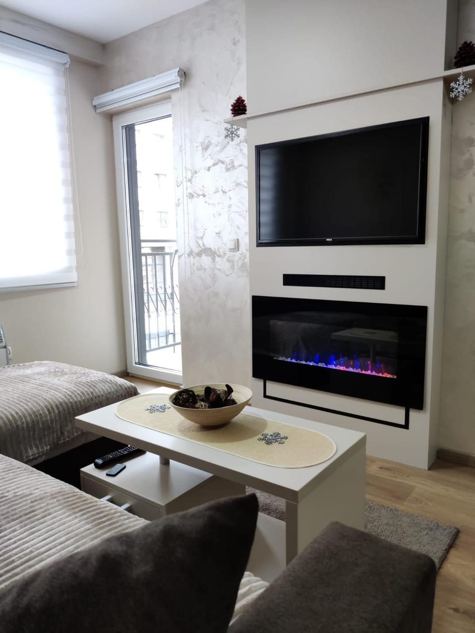 TV and multimedia, Living room, Seating area, flat iron