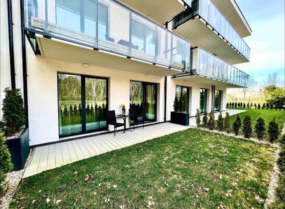 Property building, Day, Garden, View (from property/room), Balcony/Terrace, Garden view