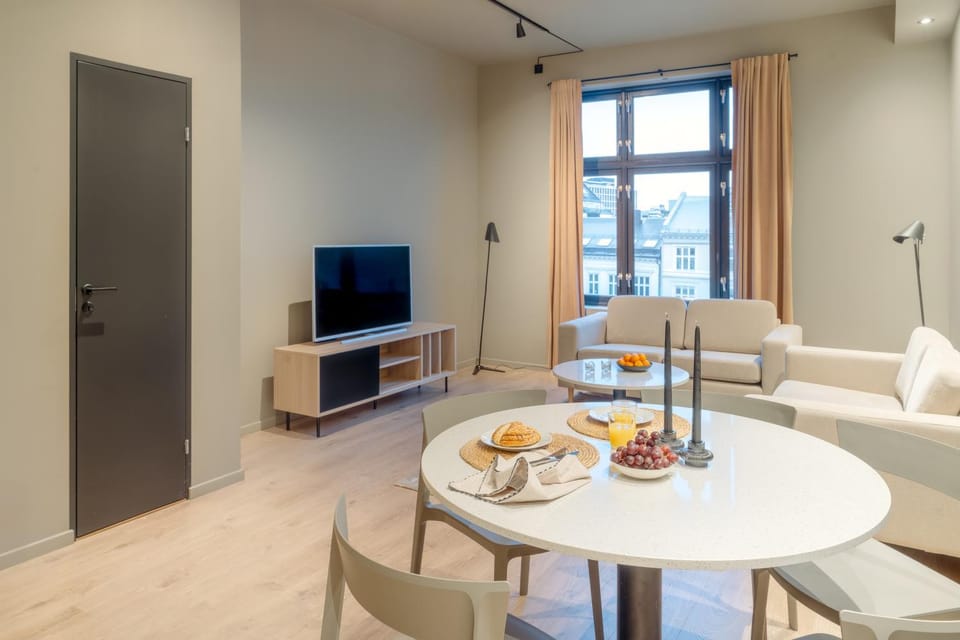 Communal lounge/ TV room, Living room, Dining area