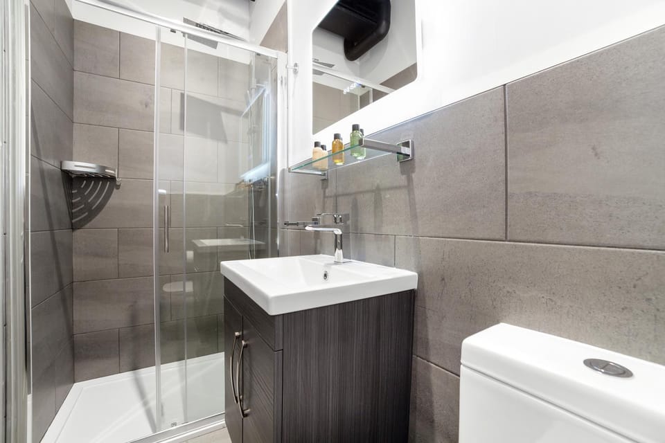 Shower, Bathroom