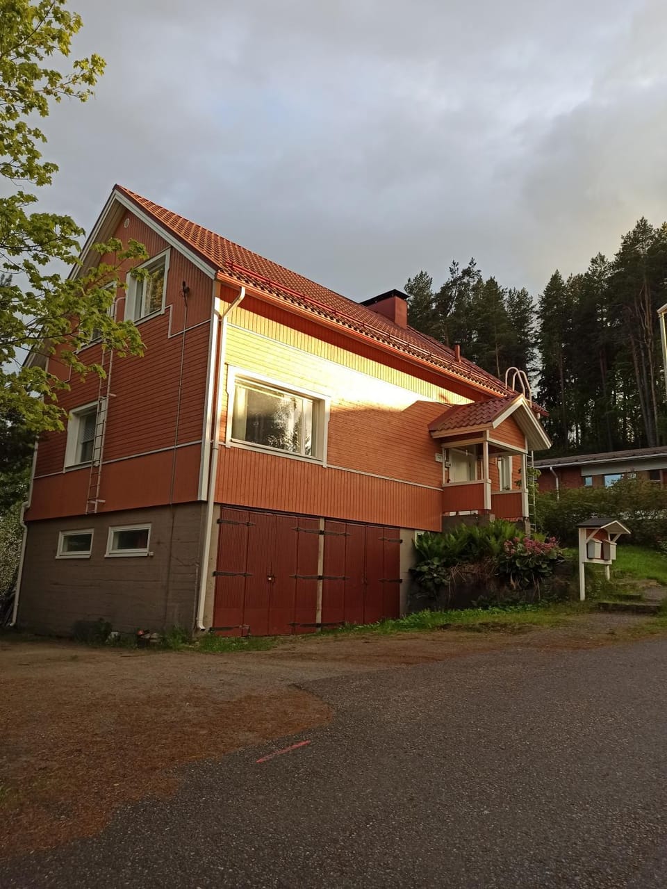 Property building, Day