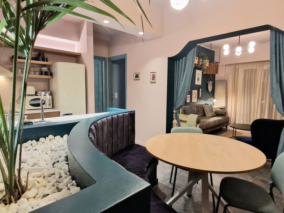 Living room, Seating area, Dining area