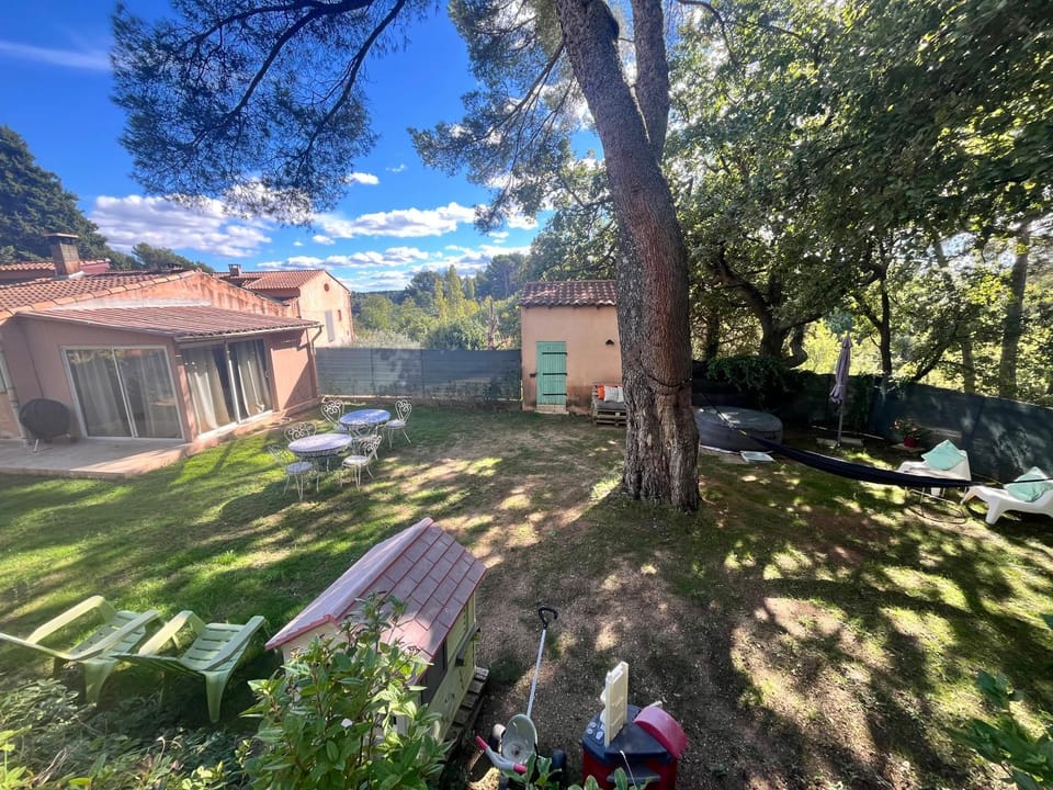 Aix-en-Provence, Maison provençale au calme de la campagne avec Spa et Clim Apartment in Aix-en-Provence