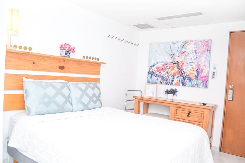 Bed, Photo of the whole room, Bedroom, air conditioner