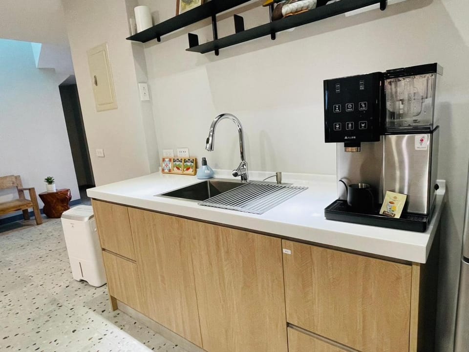 Coffee/tea facilities, Kitchen or kitchenette