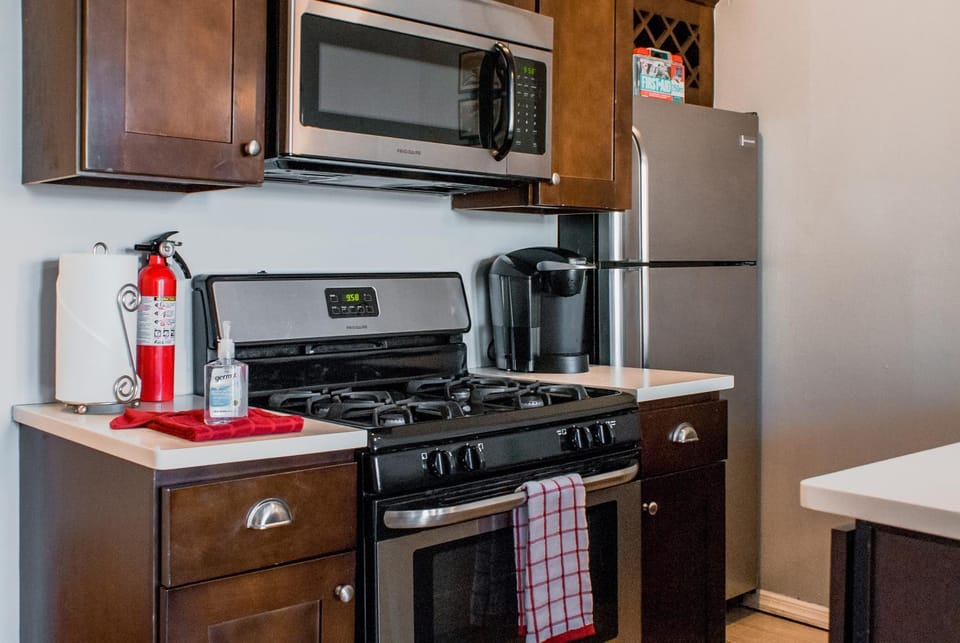 Coffee/tea facilities, Kitchen or kitchenette, dishwasher, minibar, pet friendly, stove, toaster