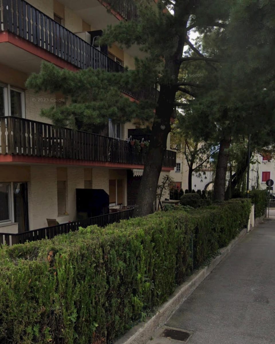Property building, Day, Neighbourhood, Street view