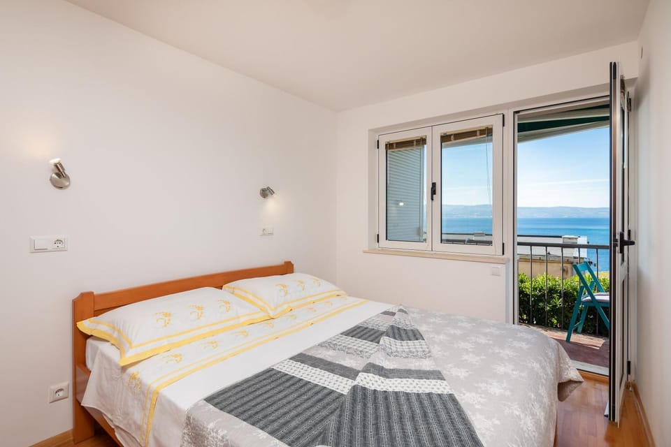 View (from property/room), Balcony/Terrace, Bedroom, Sea view