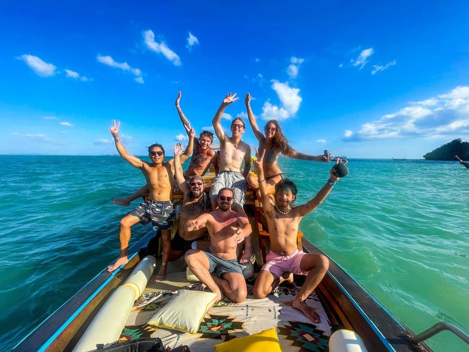 Day, People, Natural landscape, Activities, Sea view, Location, group of guests