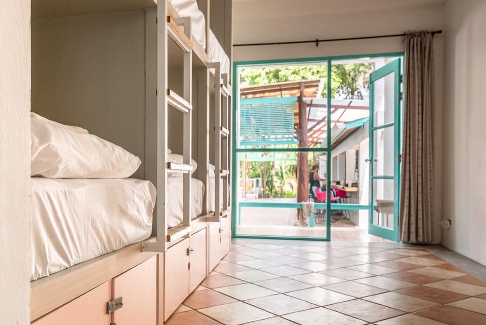 Bed, Photo of the whole room, Bedroom, On site, internet