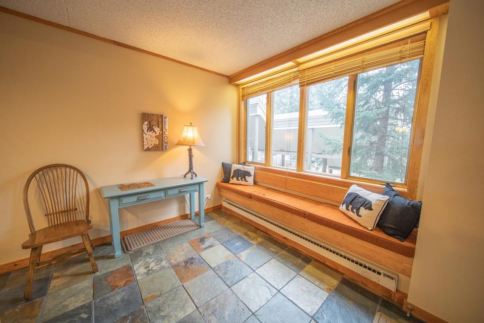 Pines 2116 by SummitCove Lodging in Colorado Apartment in Keystone