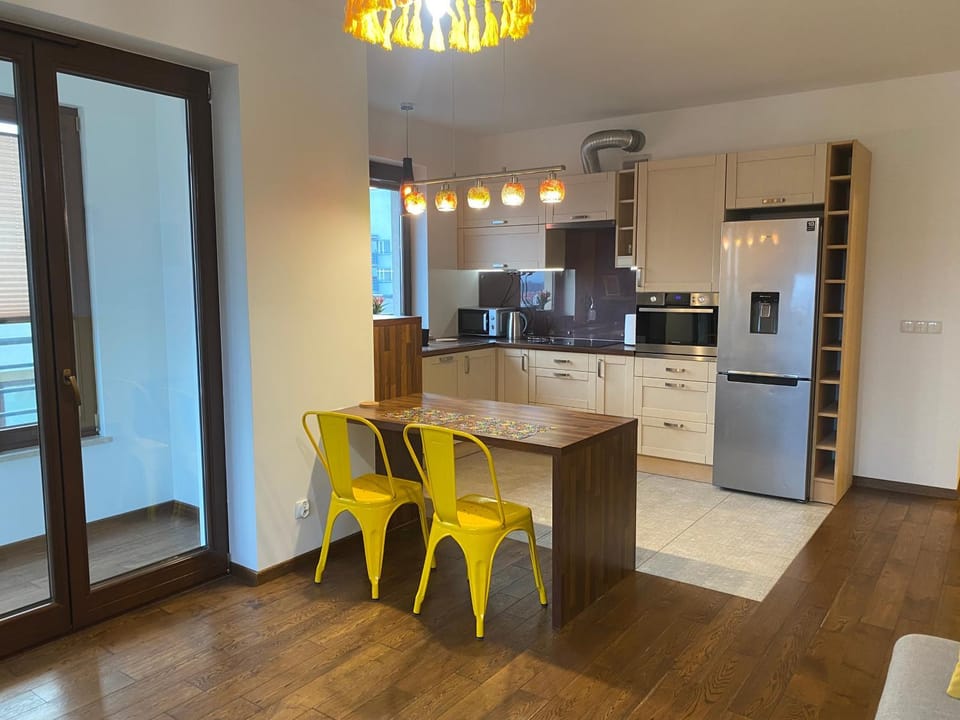 Dining area, kitchen