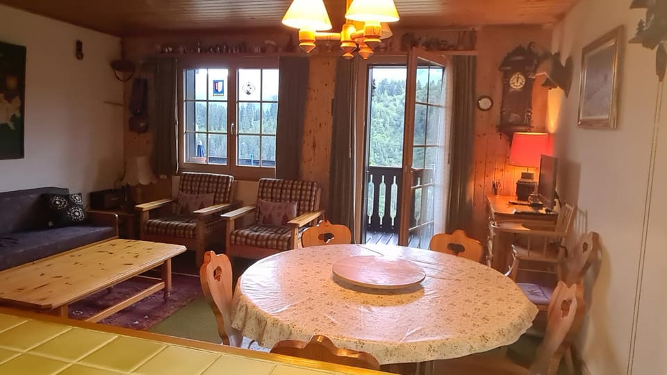 Living room, Photo of the whole room, Dining area