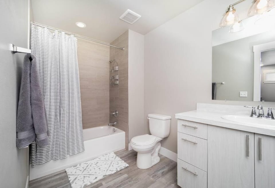 Delightful, new townhome downtown House in Billings
