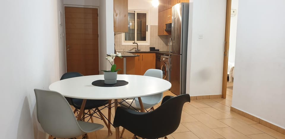 LINA'S HOME & POOL - Breakbooking CY Apartment in Larnaca District