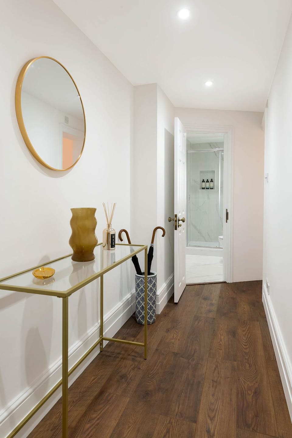 Chelsea Apartment | Stamford Bridge, King's Road & River Thames Apartment in London