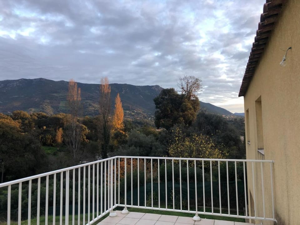 Natural landscape, Balcony/Terrace, Mountain view