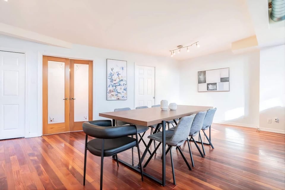 Seating area, Dining area