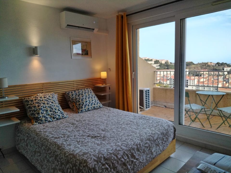 Balcony/Terrace, Photo of the whole room, air conditioner