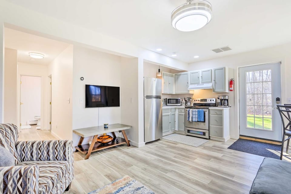 New Paltz Apt - 11 Mi to Poughkeepsie! Apartment in Hudson Valley