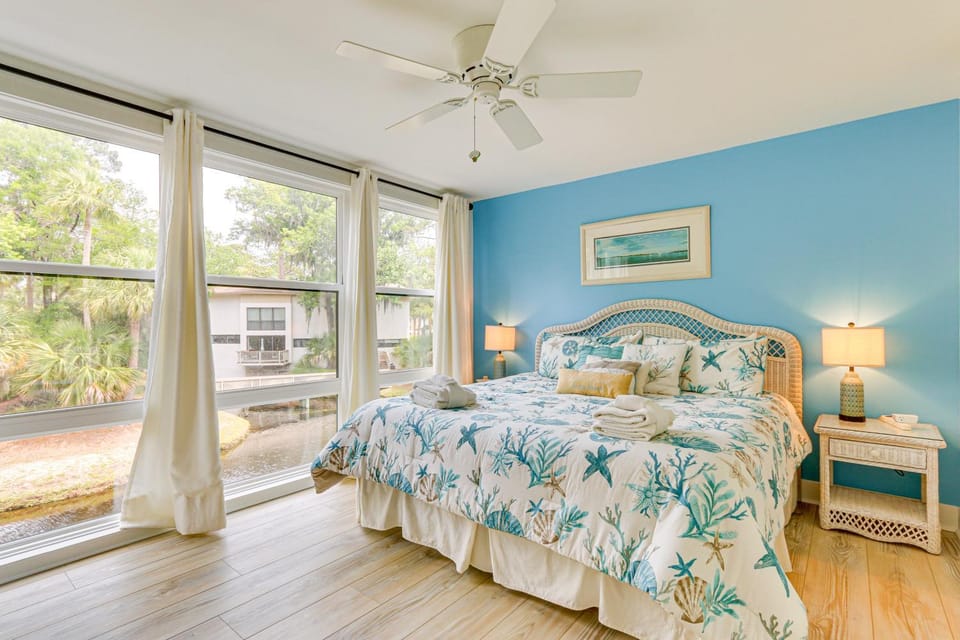 Walk to Beach: Coligny Gem w/ Community Perks! House in South Forest Beach
