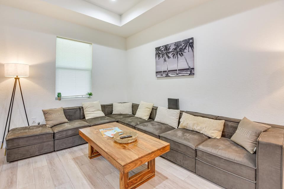 Family-Friendly Home: 8 Mi to Warm Mineral Springs House in North Port