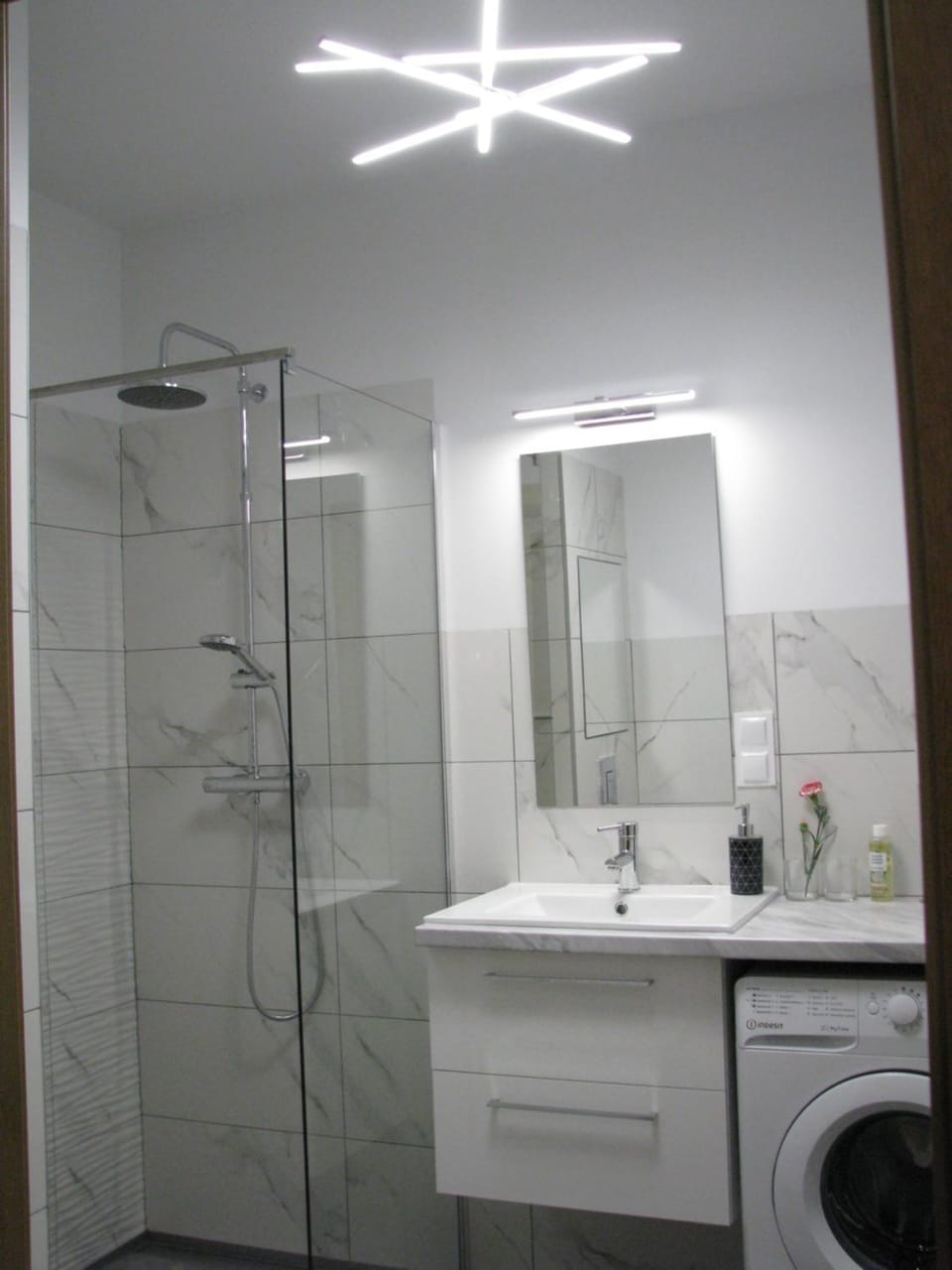 Shower, Bathroom, washing machine, dryer