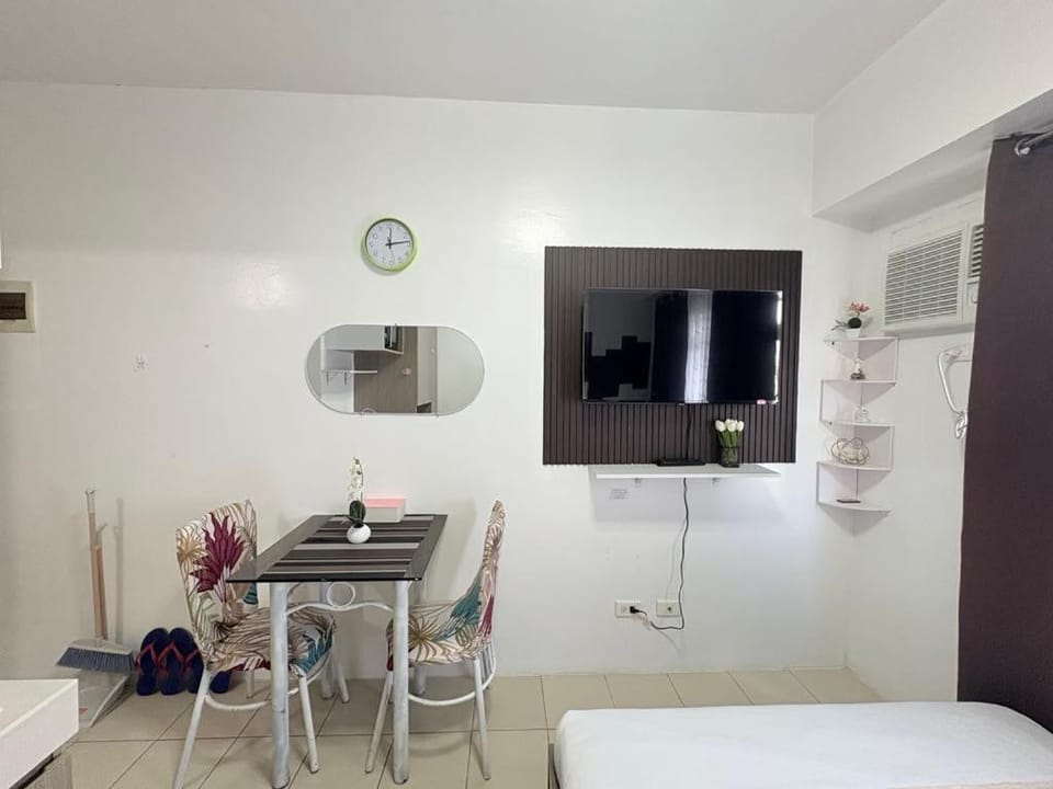 JJMC HOMESTAY 36 With Netflix and Unli Wifi Apartment in Mandaluyong