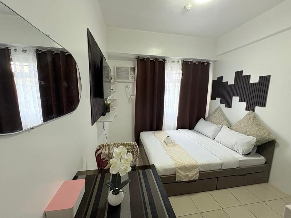 JJMC HOMESTAY 36 With Netflix and Unli Wifi Apartment in Mandaluyong
