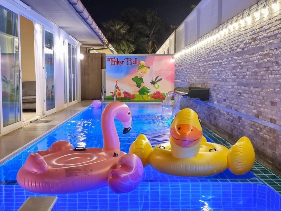 Property building, Swimming pool