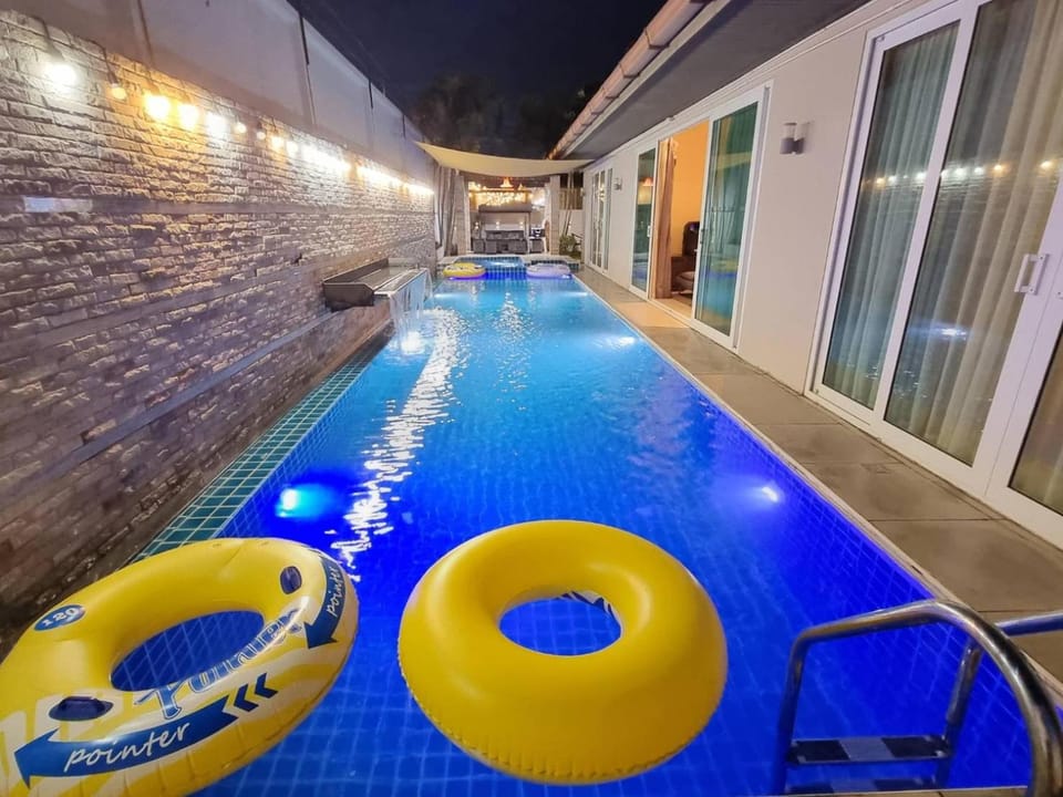 Property building, Swimming pool