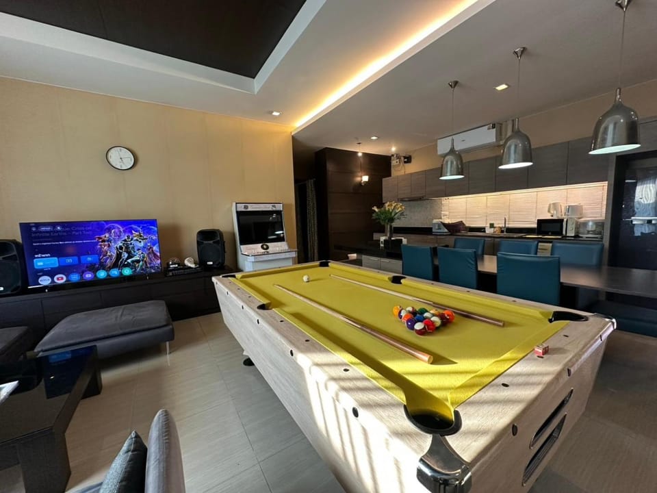 Communal lounge/ TV room, TV and multimedia, Evening entertainment