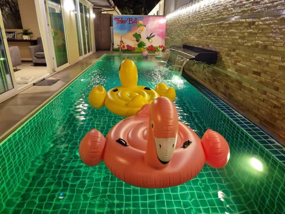 Pool view, Swimming pool