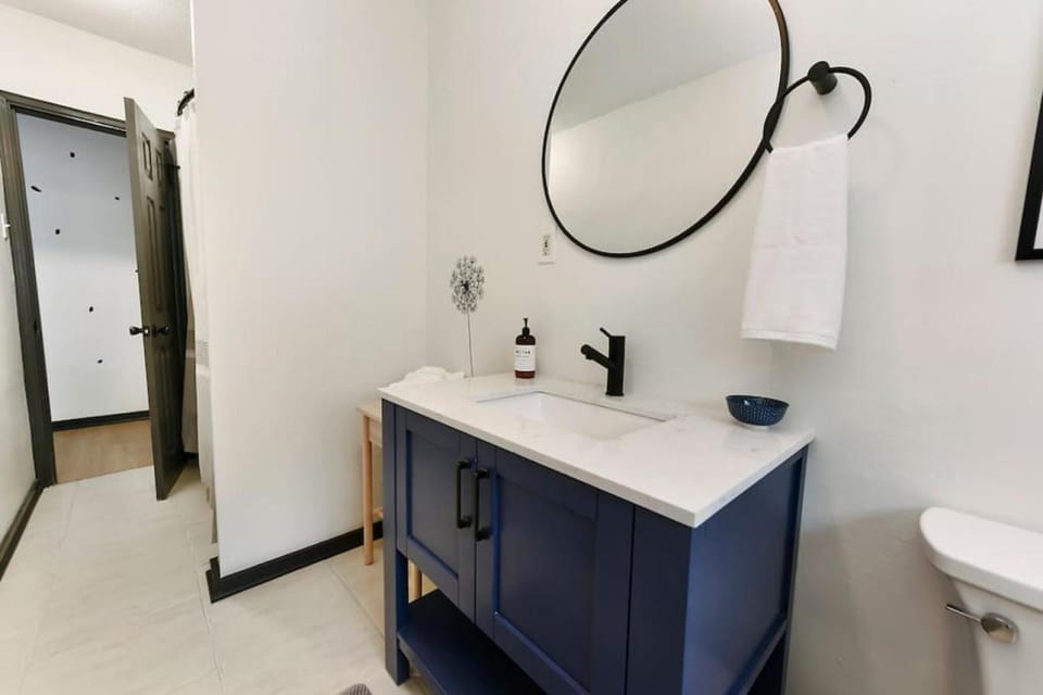 HostWise Stays - On Butler St, Lower Lawrenceville, Perfect Location! Apartment in Pittsburgh