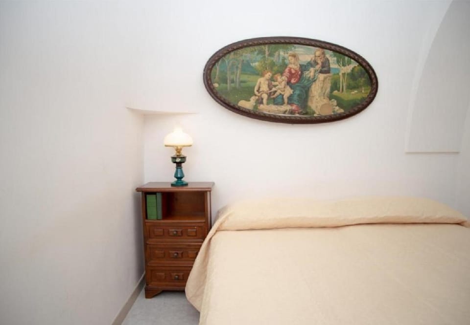 Bed, Photo of the whole room, Decorative detail, Bedroom