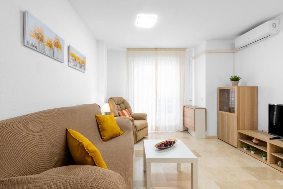 TV and multimedia, Living room, Seating area, air conditioner