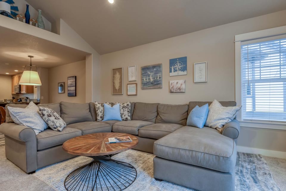 The Cozy Corner House in Rockaway Beach