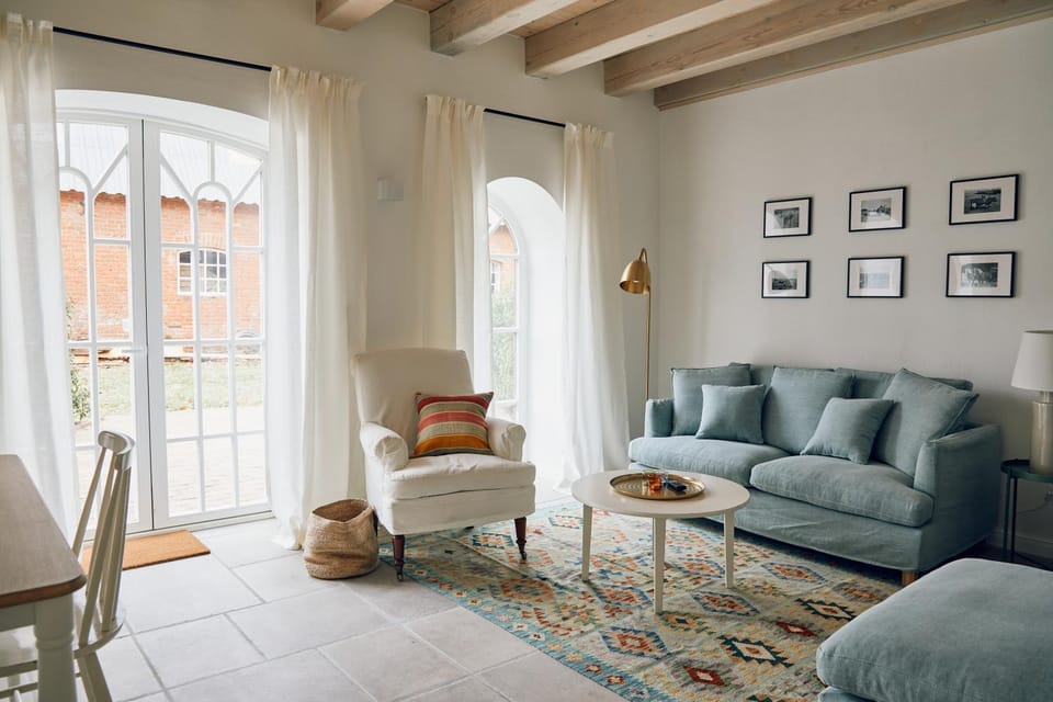 View (from property/room), Living room, Seating area