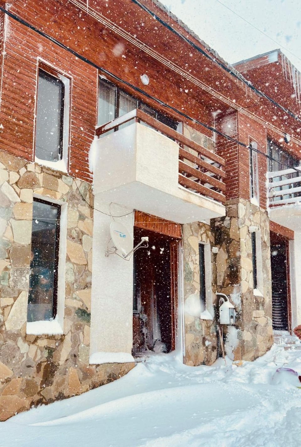 Property building, Day, Winter