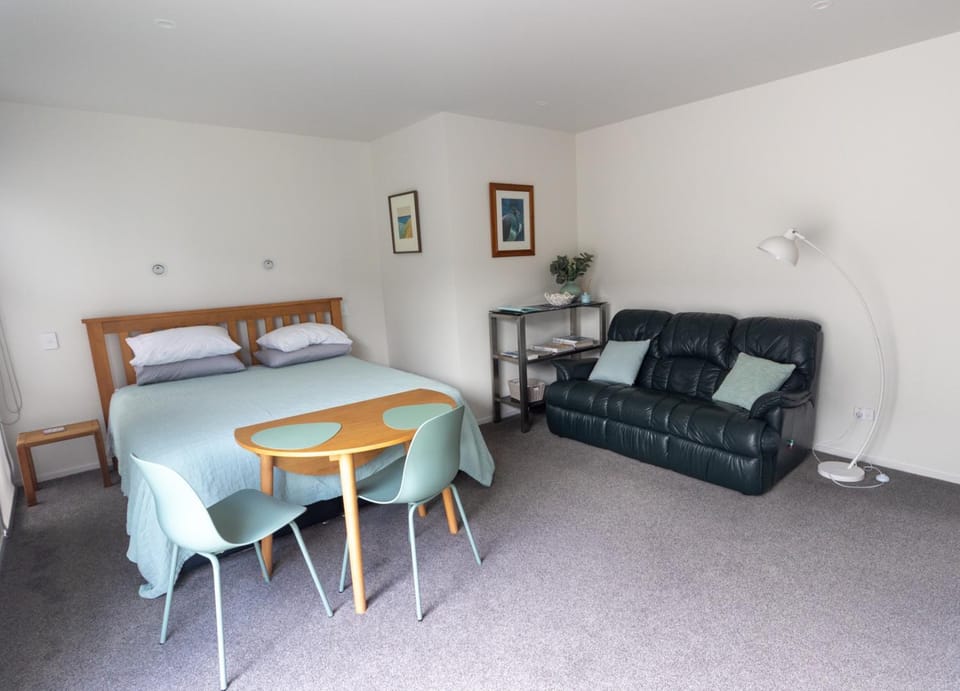 Dining area, Bedroom
