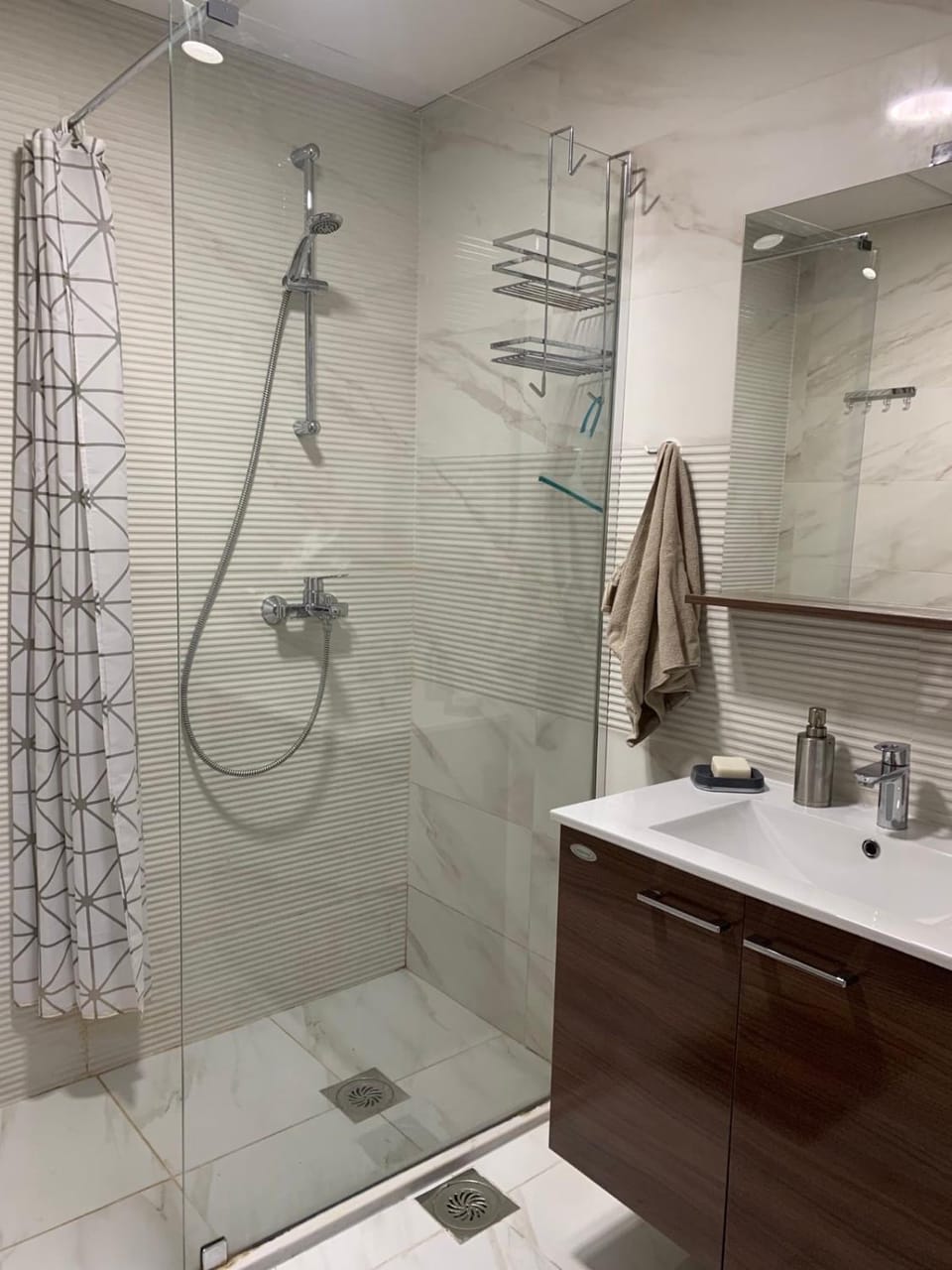 Shower, Bathroom, towels
