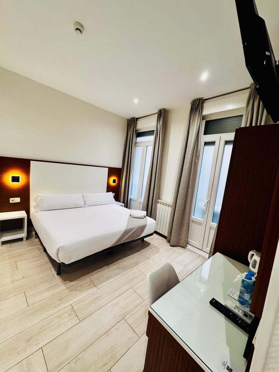Hostal Cervelo Bed and Breakfast in Centro