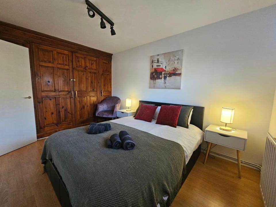 Bed, Photo of the whole room, Bedroom, towels, wardrobe