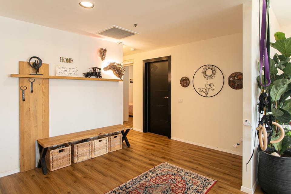 Sunny Penthouse with Private Rooftop Balcony & BBQ Apartment in Haifa